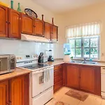Lovely 4 Bedroom Condo In The Heart Of Downtown