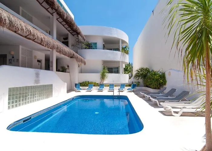 Spacious 5th Ave Condo w/ Pool: Perfect for Groups